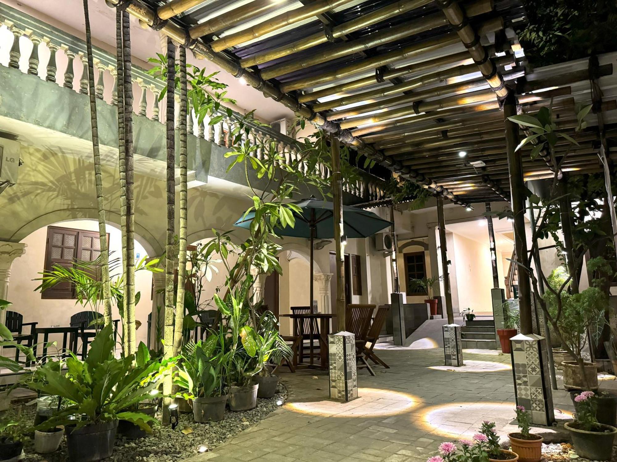 The Raden Patah Heritage Kota Lama Semarang Ngoại thất bức ảnh