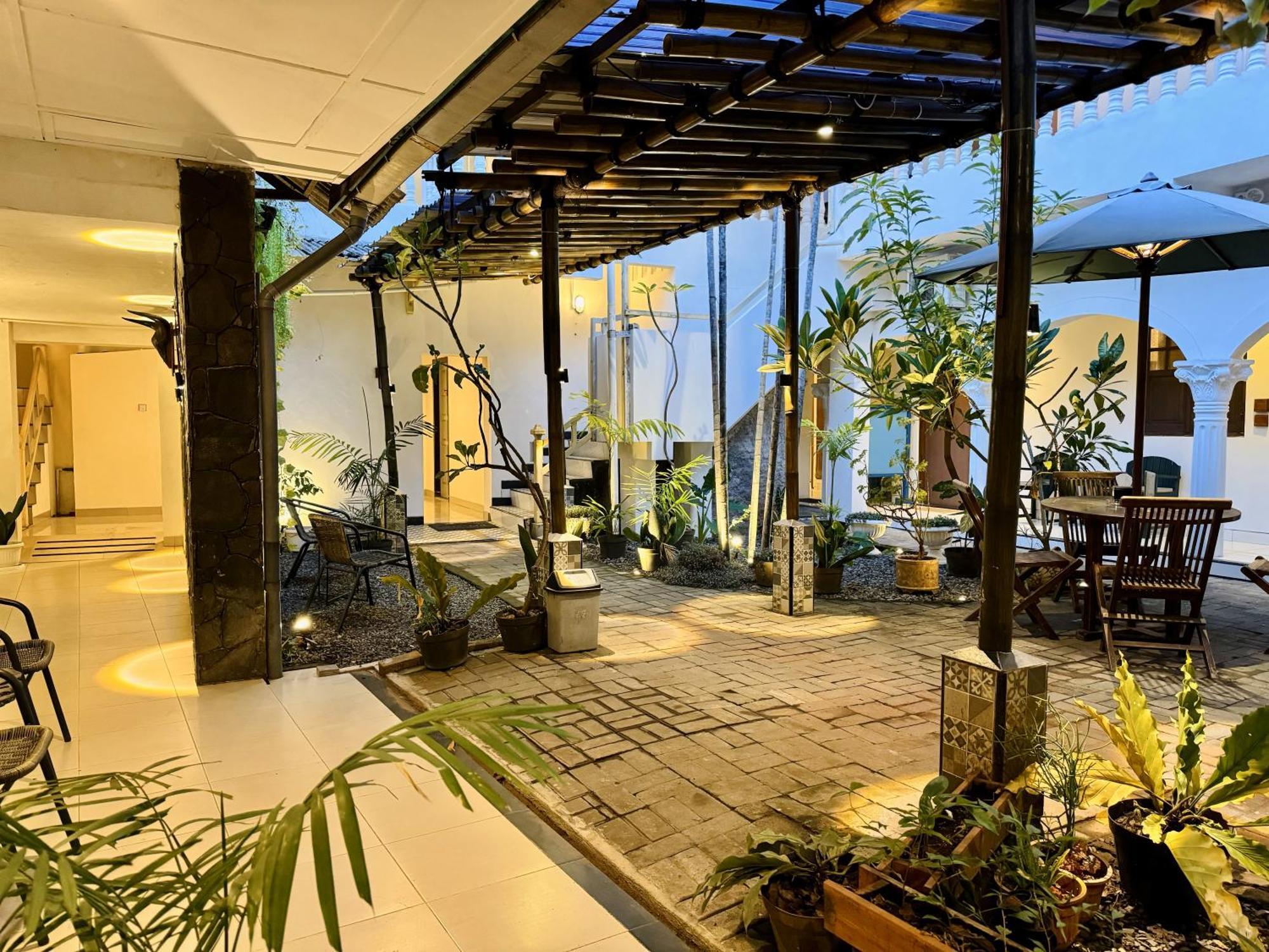 The Raden Patah Heritage Kota Lama Semarang Ngoại thất bức ảnh